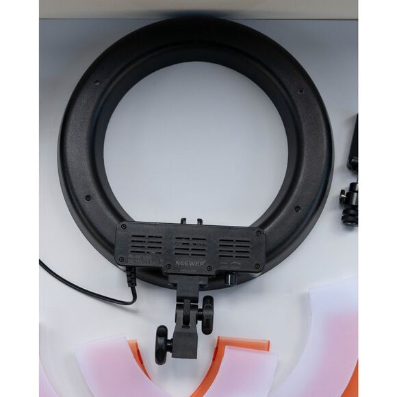 Neewer Advanced 12-inch LED Ring Light RL-12" - Picture 10 of 13